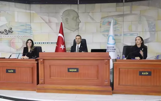 Balıkesir'de 17 bin deprem sonrası siyasette Zağanos Paşa polemiği