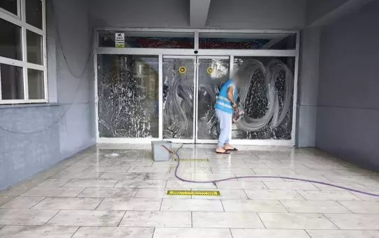 Bursa'da Hükümlüler Okulda Temizlik Yaptı