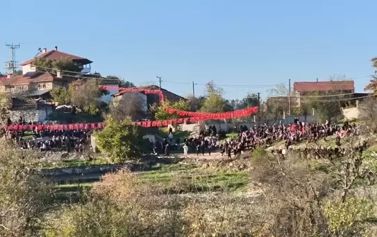 Düşen uçakta şehit olan 2 askerin cenazesi Bursa'ya getirildi (4)