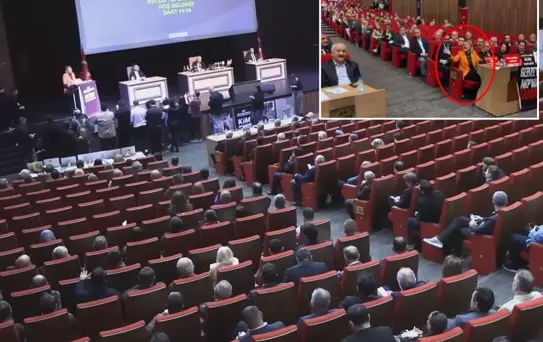 Kocaeli Büyükşehir Belediyesi meclis toplantısında gergin anlar: Senin derdin ne?