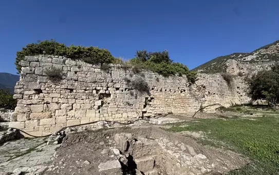 Limyra'da Zeus Tapınağı Keşfedildi