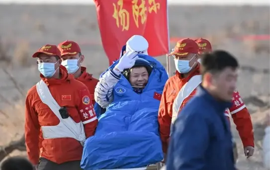 Shenzhou-20 Uzay Aracı Dünya'ya Döndü
