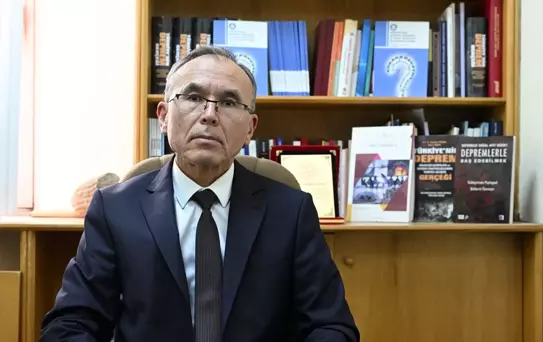 Sındırgı'da Deprem Fırtınası