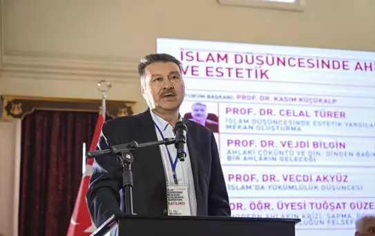 İslam Düşüncesi Sempozyumu İstanbul'da Devam Ediyor