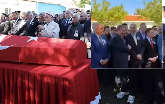 Şehidin tabutunun başında gülüşen isimlerin kim olduğu ortaya çıktı