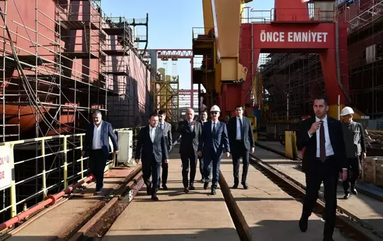 Görgün, Tuzla Tersanelerini Ziyaret Etti