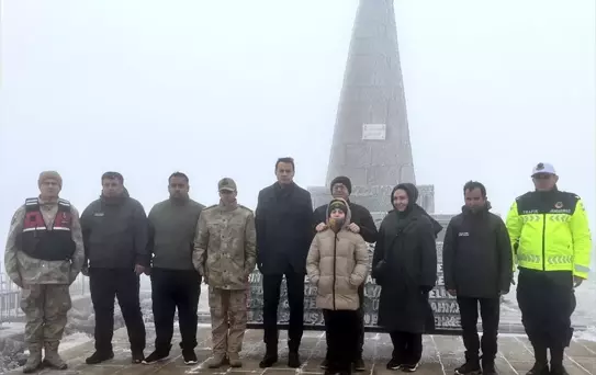 Kars Valisi Polat, 3 bin rakımdaki Allahuekber Şehitliğini ziyaret etti