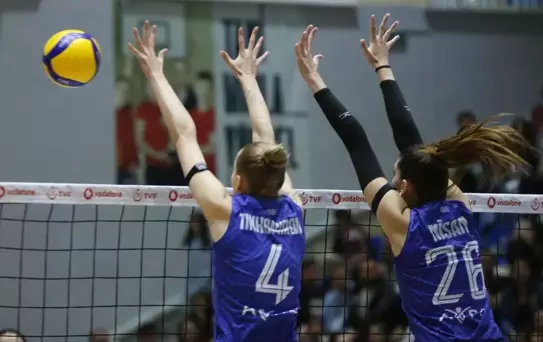 VakıfBank, Aydın'ı 3-0 Geçti