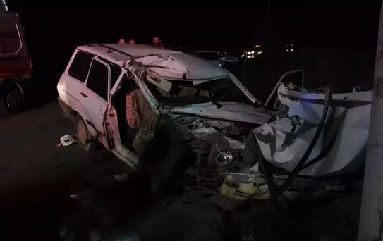 Alkollü Sürücü Elektrik Direğine Çarptı