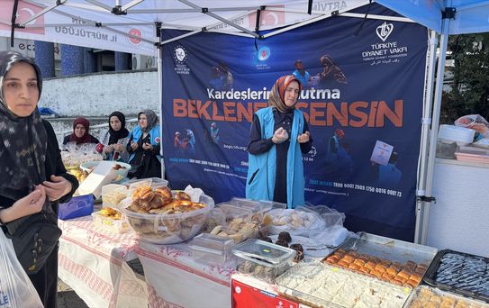 Gazze İçin Hayır Çarşısı Artvin'de Açıldı