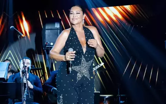 Hülya Avşar'dan setlere dönüş sinyali