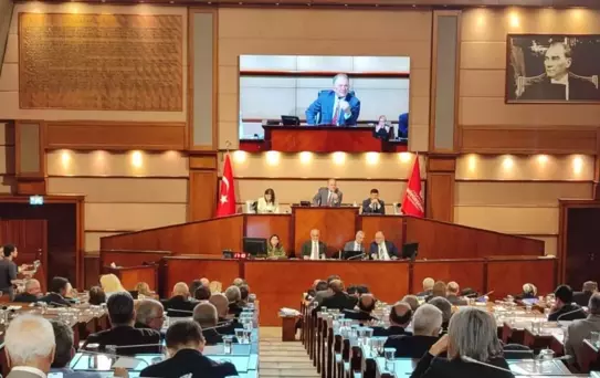 Tansiyon bir anda yükseldi! İBB Meclisi'nde ''iddianame'' gerginliği