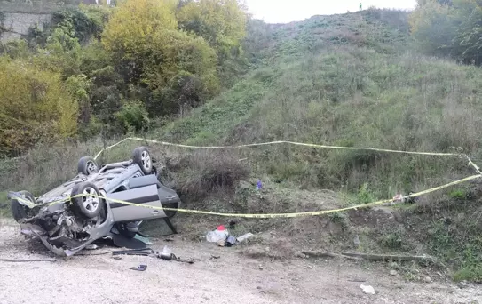 Akyazı'da Uçurumdan Düşen Araçta 1 Ölü, 3 Yaralı