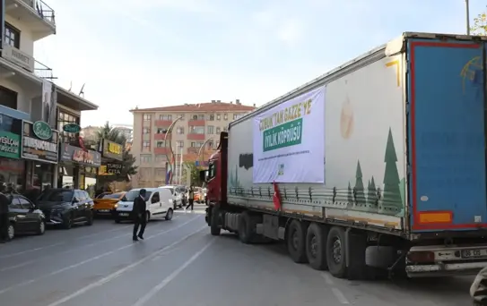 Gazze'ye Yardım Tırı Yola Çıktı