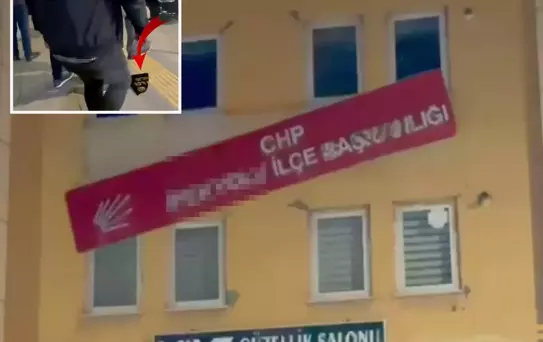 İmralı kararından sonra CHP'nin ilçe binasına saldırı