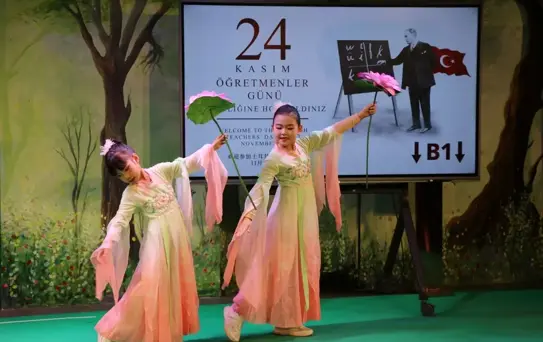 Pekin'de Öğretmenler Günü Kutlandı