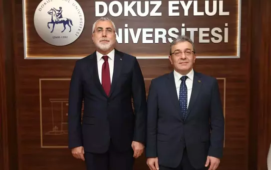 Bakan Işıkhan, İzmir'de öğrencilerle bir araya geldi