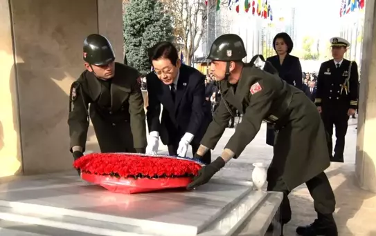 Güney Kore Başkanı'ndan Anma Töreni Ziyareti