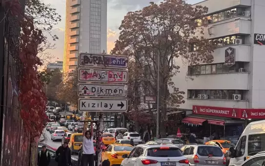 Kızılay Tabelası 4. Kez Yenilendi
