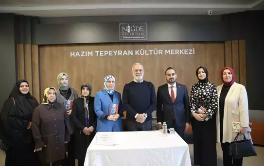 Yenişehirlioğlu, Niğde Kitap Fuarı'nda