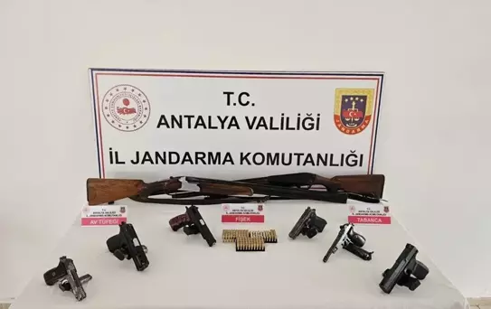 Antalya'da Silah Kaçakçılığı Operasyonu: 9 Gözaltı