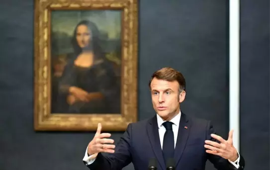 Louvre Müzesi'nde Ziyaret Ücretlerine Yüzde 45 Zam