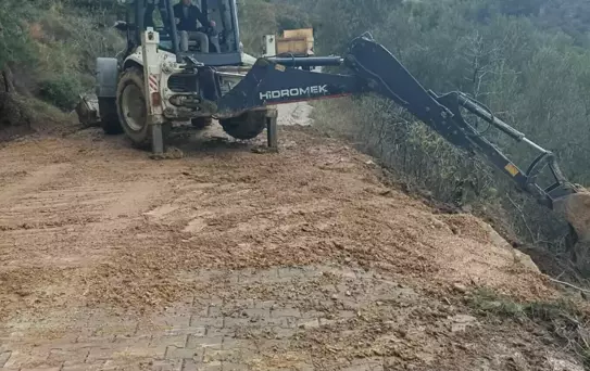 Ayvacık'ta Heyelan Yol Kapatmıştı
