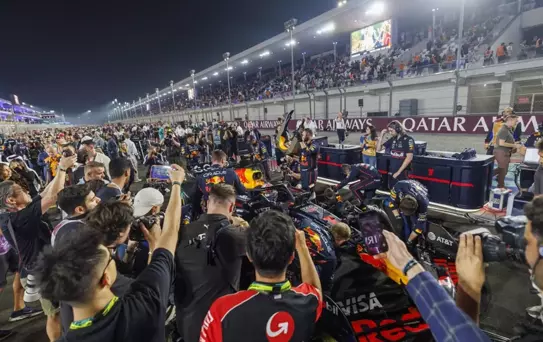 Formula 1'de nefes kesen son! Şampiyonluk son yarışa kaldı