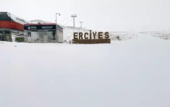 Erciyes Dağı'na Kar Yağdı