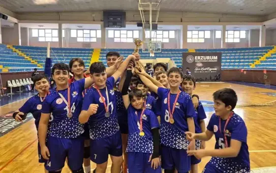 Aşkale İbrahim Polat Ortaokulu Voleybolda İl İkincisi Oldu