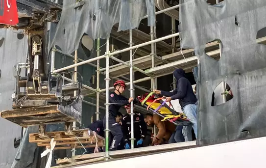 İnşaatta Düşme: İşçi Yaralandı