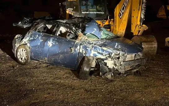 Karayazı'da Trafik Kazası: 3 Yaralı