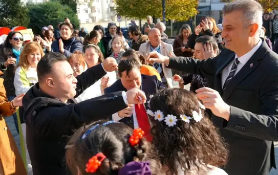 Engelliler günü mesajı: 'Bir gün değil, her gün beraberiz'