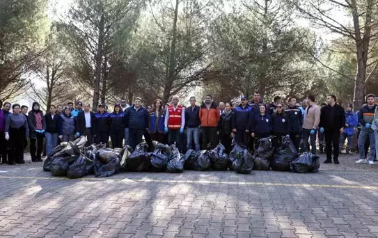 Muğla Büyükşehir Belediyesi'nin temizlik seferberliği Ula Göleti'nden başladı