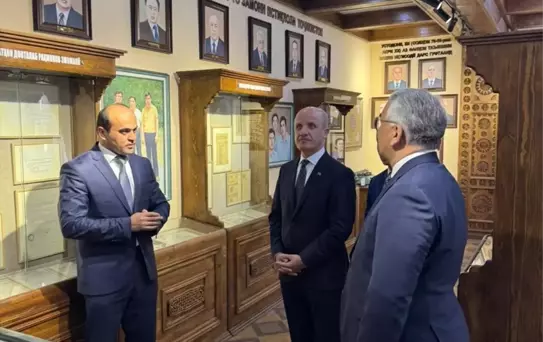 YÖK Başkanı Özvar Tacikistan'da