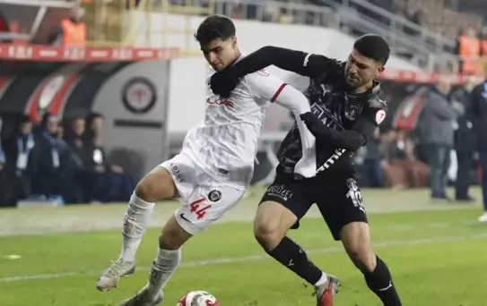 Alanyaspor, Çorum'u 5-0 Mağlup Etti