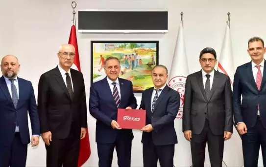 Genç'e Yeni Kapalı Spor Salonu Protokolü İmzalandı