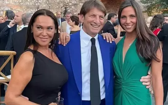 Hülya Avşar'ın kızı Zehra Çilingiroğlu evlilik yolunda mı?