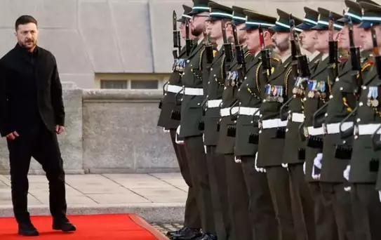 Zelenskiy'ye İrlanda ziyaretinde olay yaratan karşılama!