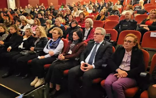 Nazilli'de Cumhuriyetin ilk kadın vekilleri konuşuldu