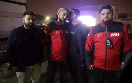 Kayıp çocuğu toprağa gömülü halde bulan görevli o anları anlattı