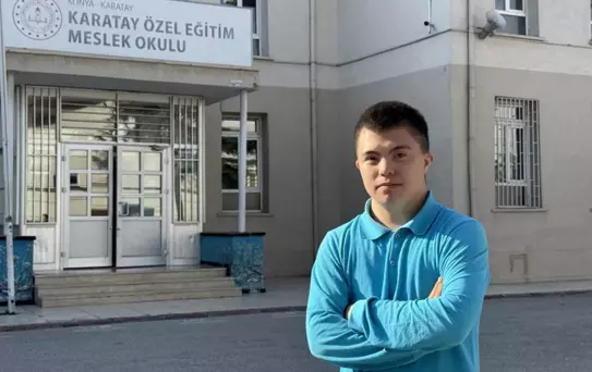 Down sendromlu Harun Efe, yetenekleriyle öğretmenlerinin gururu oldu