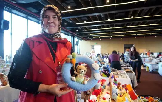 Yeğeninin alerjisi nedeniyle yaptığı küçük hediye, büyük bir emek hikayesine dönüştü