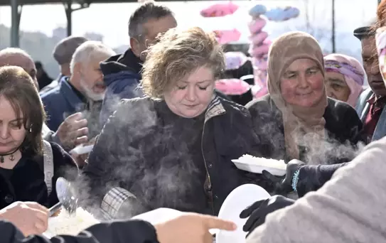 Demirci'de Afetlere Karşı Kurban Etli İkram