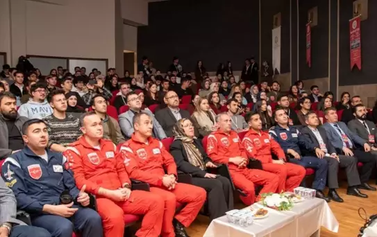 Türk Yıldızları, SATEGS'2025 Konferansı'nda Öğrencilerle Buluştu