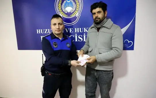 ATM'de Bulunan Para Sahibine Ulaştırıldı