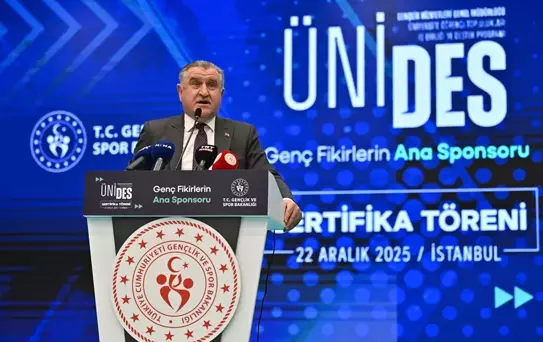 Gençlik ve Spor Bakanı Osman Aşkın Bak, ÜNİDES'in programına katıldı