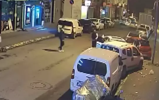 Alkollü Sürücü Park Halindeki Araçlara Çarptı