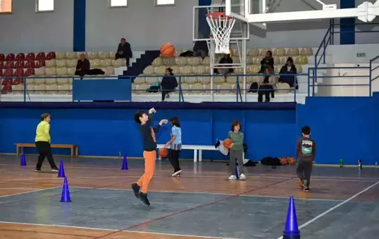 İsmet Selekler Spor Kompleksi'nde kurslar başladı