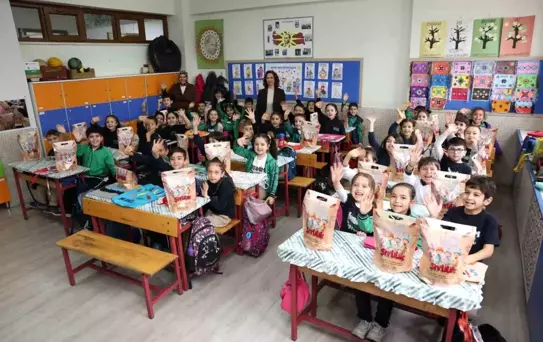 Başkan Altay 31 ilçedeki 220 bin çocuğa şivlilik mutluluğu yaşattı